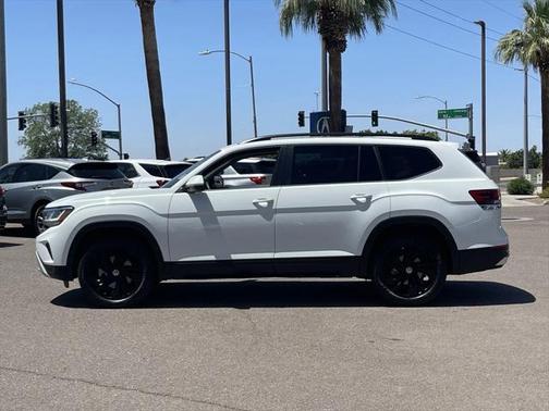 2022 Volkswagen Atlas 2.0T SE w/Technology