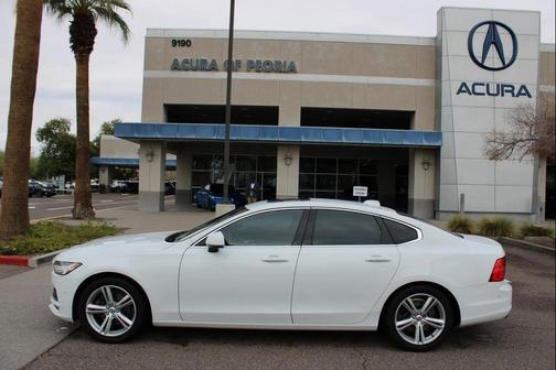 2017 Volvo S90 T5 Momentum