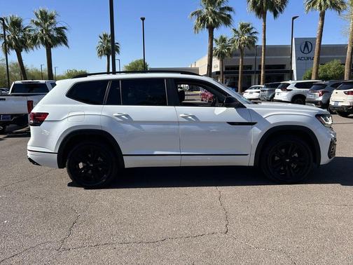 Pure White 2023 Volkswagen Atlas 3.6L SEL