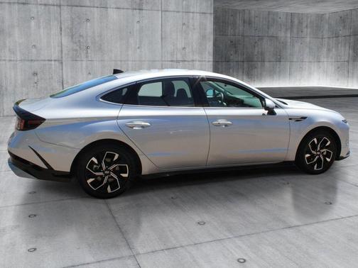 Aero Silver 2024 Hyundai SONATA SEL