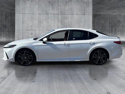 Wind Chill Pearl 2025 Toyota Camry XSE