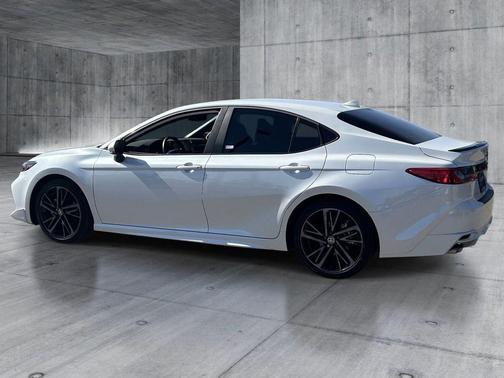 Wind Chill Pearl 2025 Toyota Camry XSE