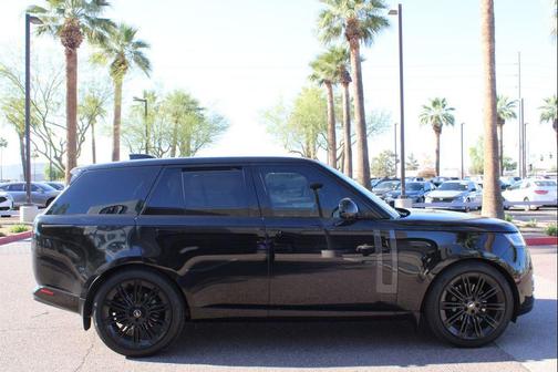 Santorini Black Metallic 2025 Land Rover Range Rover P400 SE