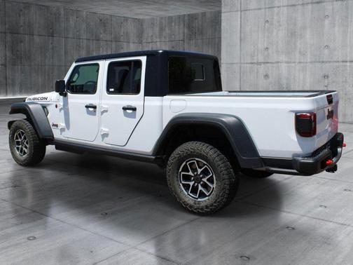 Bright White Clearcoat 2026 Jeep Gladiator Rubicon