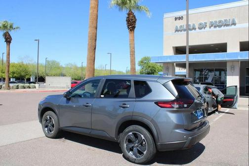 2024 Nissan Rogue SV