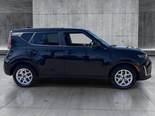 Fusion Black 2025 Kia Soul LX