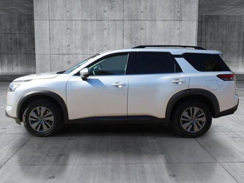Brilliant Silver Metallic 2025 Nissan Pathfinder SV 4WD
