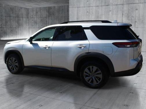 Brilliant Silver Metallic 2025 Nissan Pathfinder SV 4WD