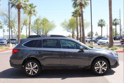 Magnetite Gray Metallic 2018 Subaru Outback 2.5i Limited