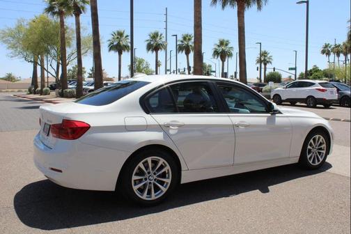 Alpine White 2018 BMW 320 i