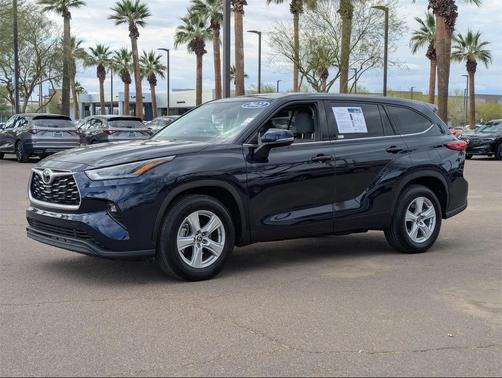 2022 Toyota Highlander LE