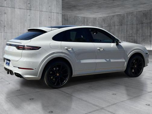 Quartzite Grey Metallic 2022 Porsche Cayenne S