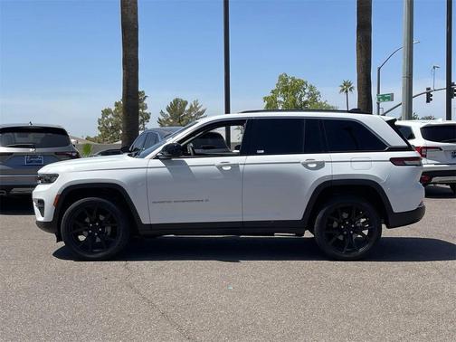 2023 Jeep Grand Cherokee Laredo