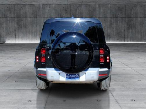 2025 Land Rover Defender 110 P300