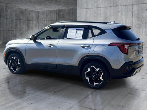 Steel Gray 2024 Kia Seltos EX