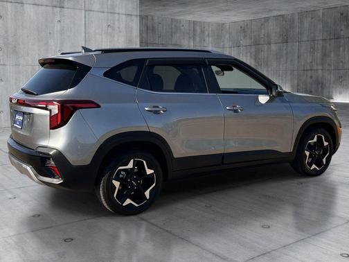 Steel Gray 2024 Kia Seltos EX