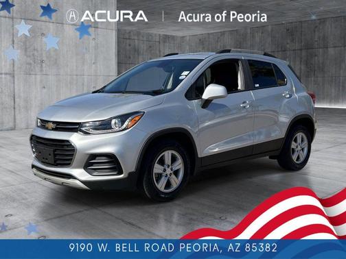 Silver Ice Metallic 2021 Chevrolet Trax LT