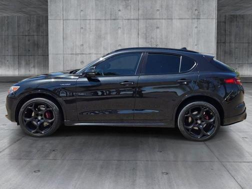 Vulcano Black Metallic 2022 Alfa Romeo Stelvio Ti
