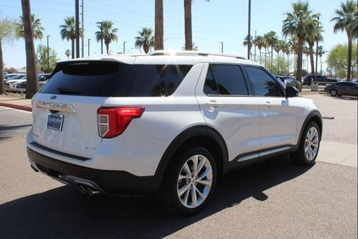 Star White Metallic Tri-Coat 2022 Ford Explorer Platinum