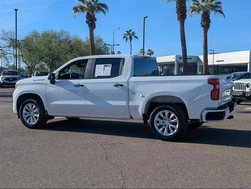2024 Chevrolet Silverado 1500 Custom