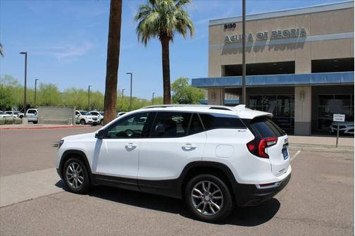2024 GMC Terrain SLT