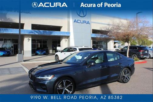 2024 Volvo S60 B5 Plus Dark Theme