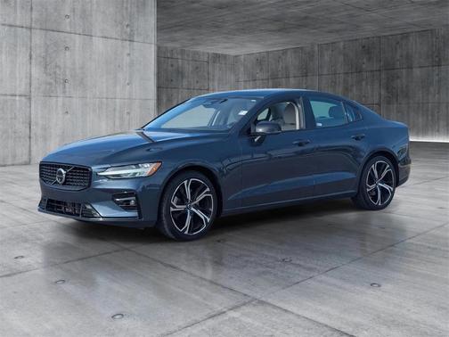 2024 Volvo S60 B5 Plus Dark Theme