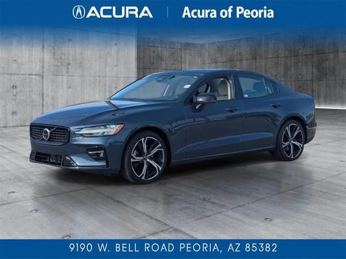 2024 Volvo S60 B5 Plus Dark Theme