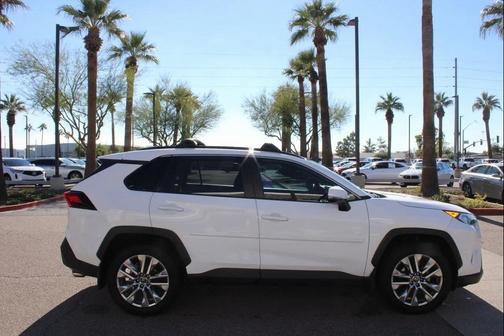 2020 Toyota RAV4 XLE Premium