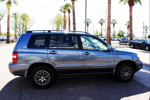 2005 Toyota Highlander Base