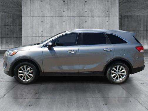 Titanium Silver 2018 Kia Sorento LX