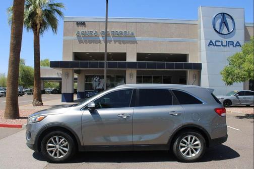 Titanium Silver 2018 Kia Sorento LX