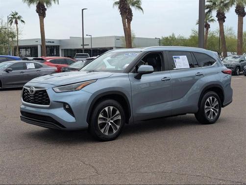2023 Toyota Highlander XLE