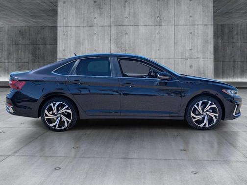 Deep Black Pearl 2025 Volkswagen Jetta 1.5T SEL