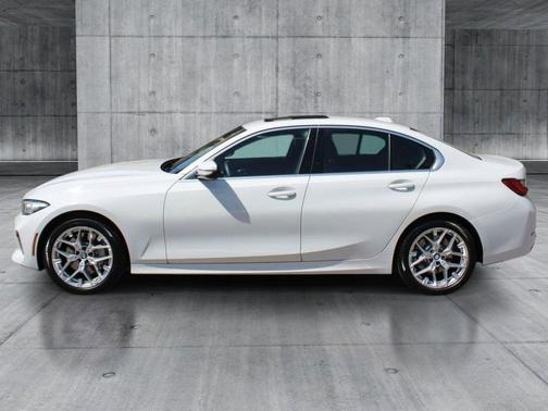Alpine White 2025 BMW 330 330i