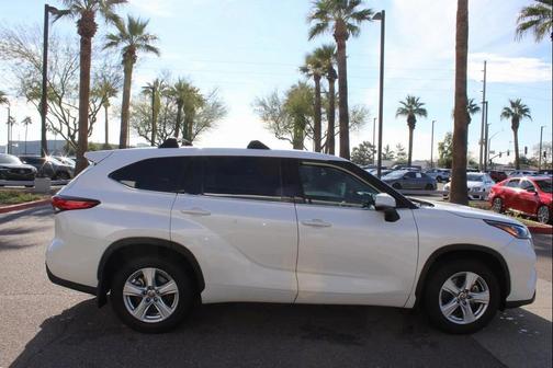 2020 Toyota Highlander LE