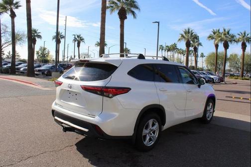 2020 Toyota Highlander LE