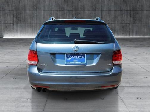 Platinum Gray Metallic 2014 Volkswagen Jetta SportWagen DSG TDI w/Sunroof