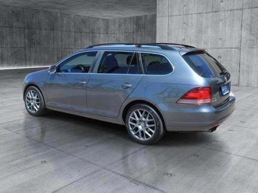 Platinum Gray Metallic 2014 Volkswagen Jetta SportWagen DSG TDI w/Sunroof