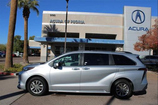 2024 Toyota Sienna XLE