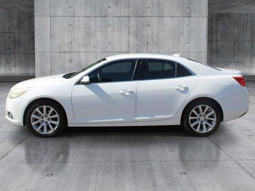 Summit White 2013 Chevrolet Malibu 2LT