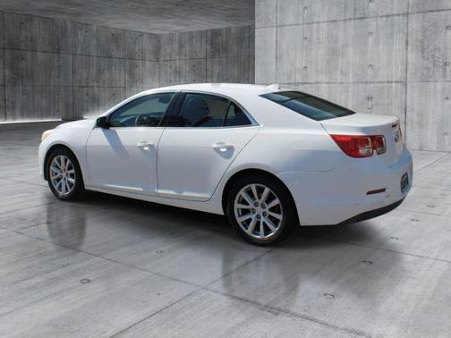 Summit White 2013 Chevrolet Malibu 2LT