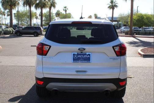 White Platinum Metallic Tri-Coat 2019 Ford Escape Titanium