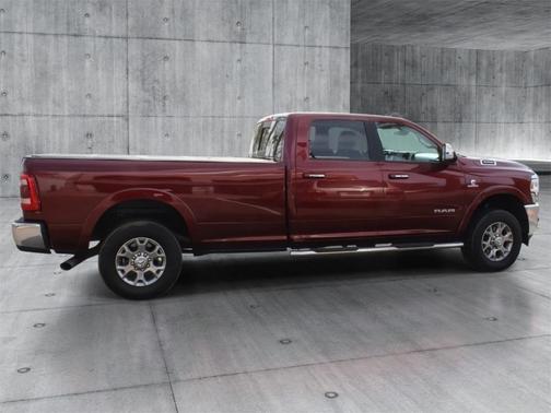2020 RAM 3500 Laramie Crew Cab 4x4 8' Box