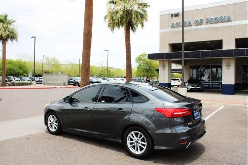 Magnetic 2016 Ford Focus SE