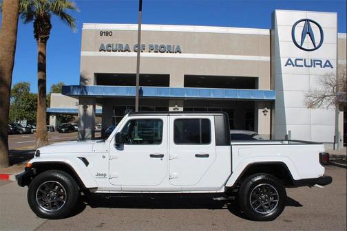 2023 Jeep Gladiator Overland
