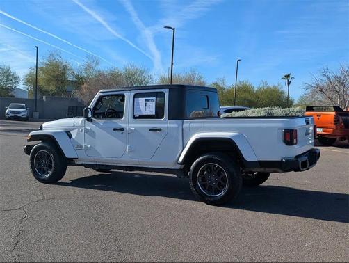 2023 Jeep Gladiator Overland