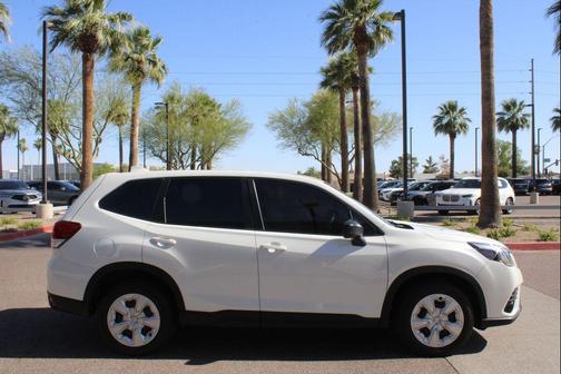 Crystal White Pearl 2022 Subaru Forester Premium