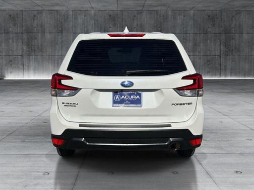 Crystal White Pearl 2022 Subaru Forester Premium