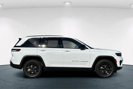 2025 Jeep Grand Cherokee Laredo X